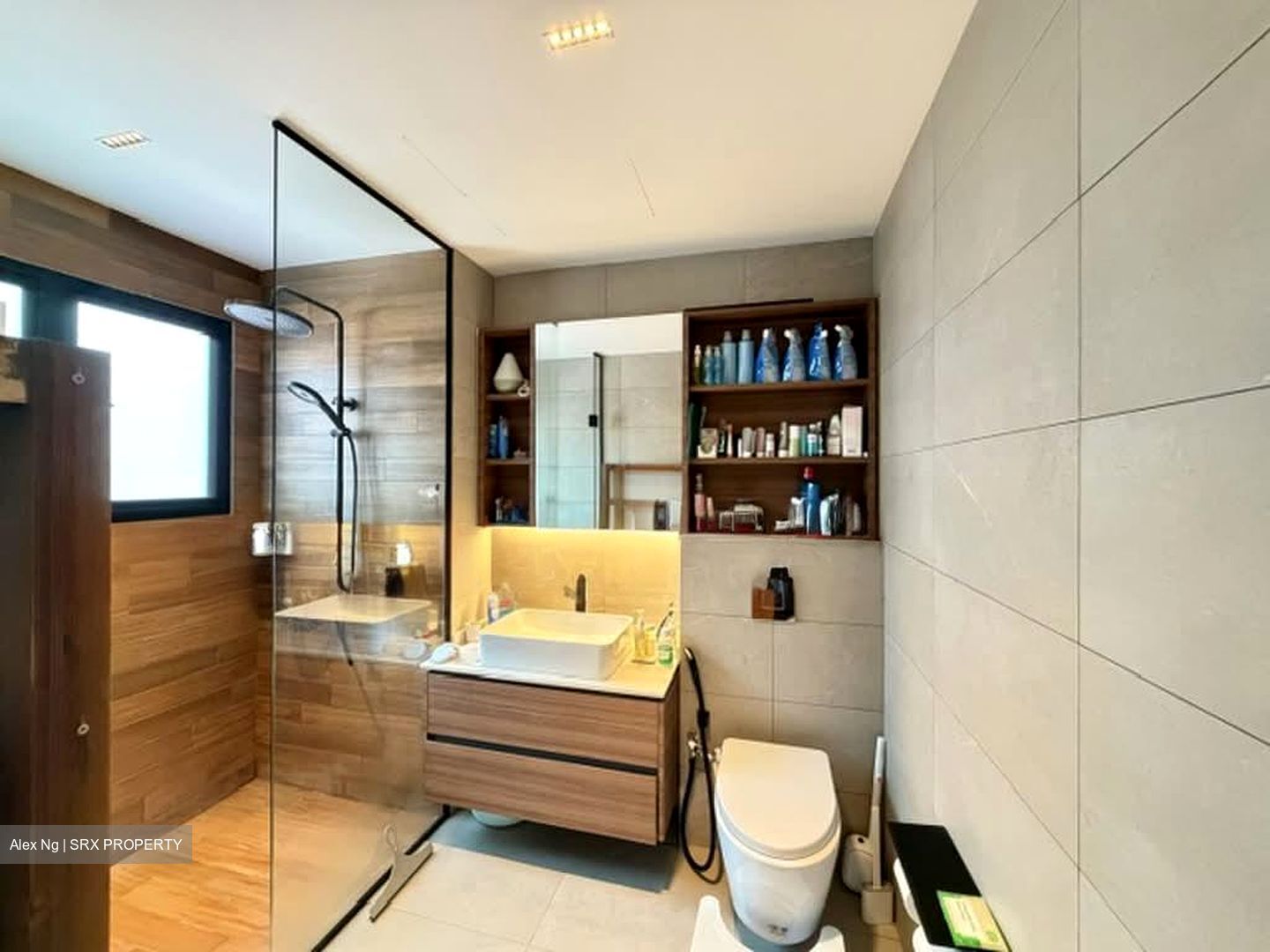 Bedok Road (D16), Terrace #586141431
